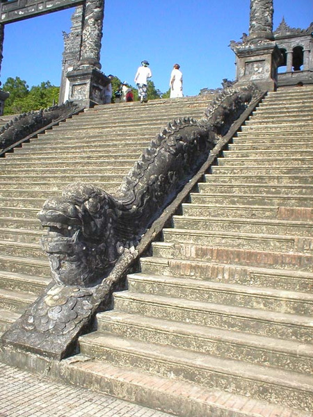 tombeaupereabaodai.JPG